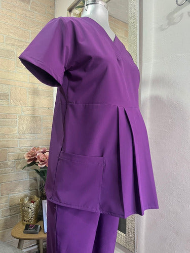 Scrub Quirúrgico de Maternidad  Modelo Dulce espera. tallas XS a 5XL Violeta Oscuro