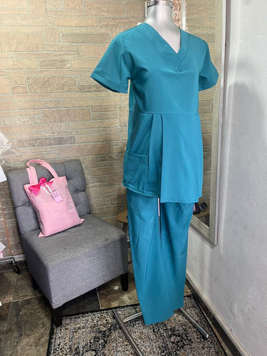 Scrub Quirúrgico de Maternidad  Modelo Dulce espera. tallas XS a 5XL Turquesa
