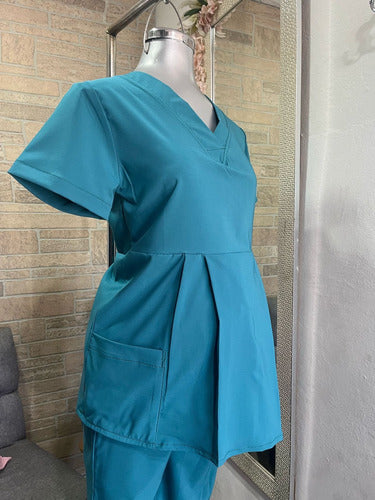 Scrub Quirúrgico de Maternidad  Modelo Dulce espera. tallas XS a 5XL Turquesa