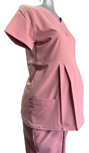 Scrub Quirúrgico de Maternidad  Modelo Dulce espera. tallas XS a 5XL Rosa Nectar
