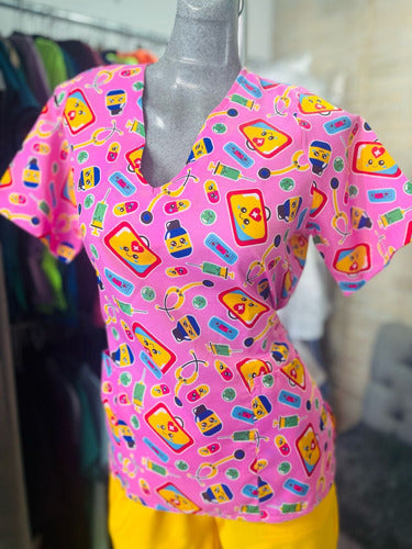 Modelo Nelida, filipina estampada y pantalon liso, tallas XS a 5XL