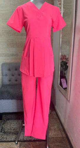 Scrub Quirúrgico de Maternidad  Modelo Dulce espera. tallas XS a 5XL Rosa Chicle