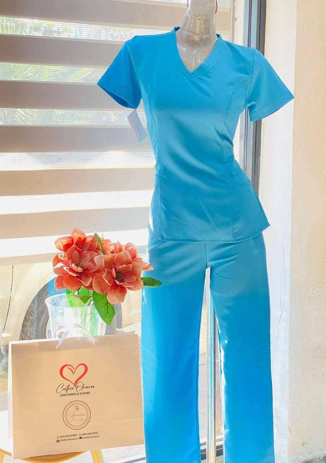 Estilo, Silueta y Confort: Conjunto Quirúrgico Victoria
