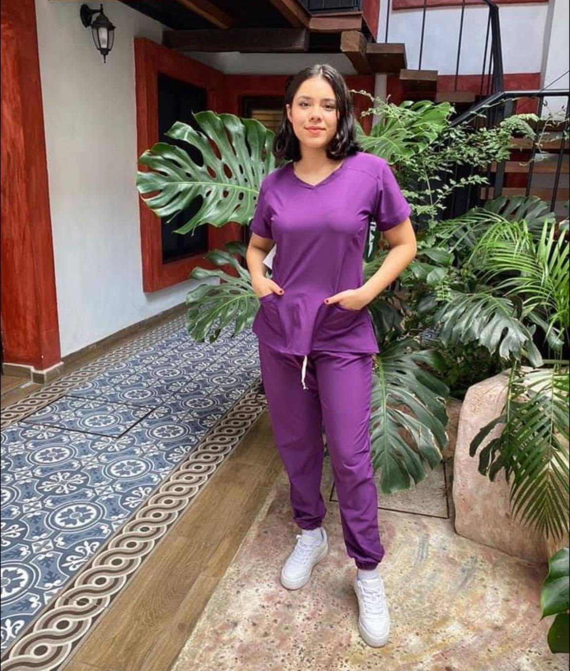 Estilo, Silueta y Confort: Conjunto Quirúrgico Victoria